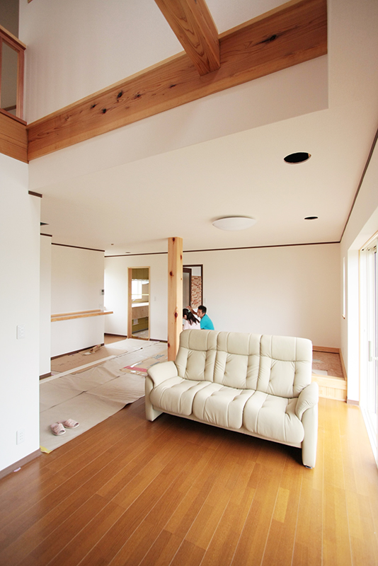 実例02ハーフセルフビルド、建て主様と共に造った家