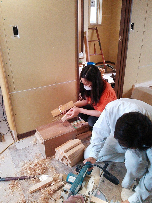 実例02ハーフセルフビルド、建て主様と共に造った家