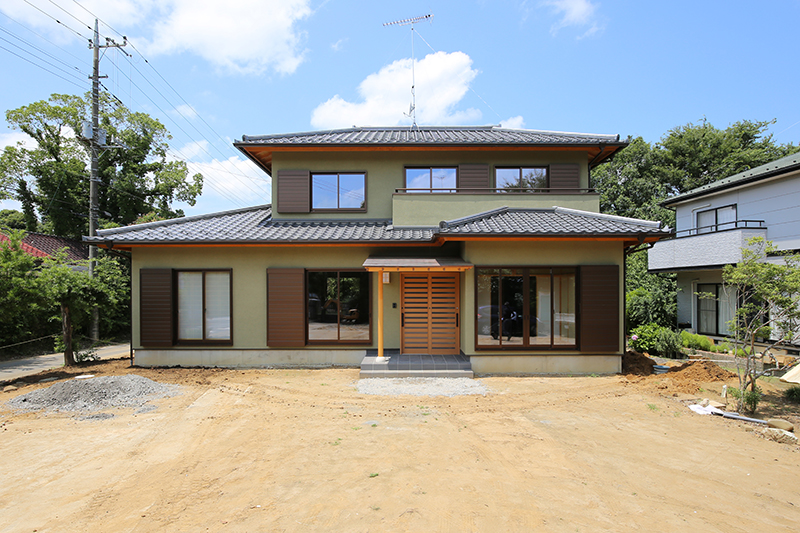 実例03自然を感じる美しい太鼓梁がつづく家