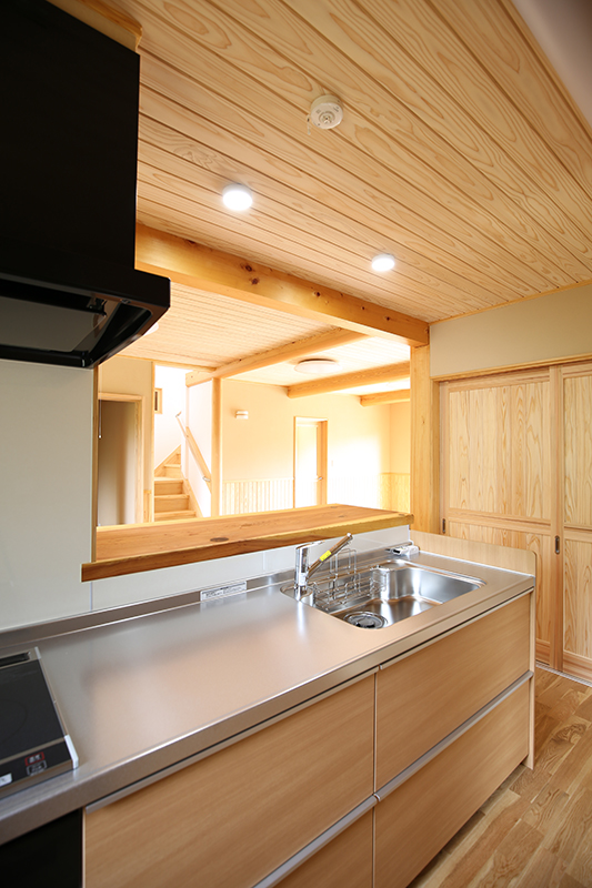 実例03自然を感じる美しい太鼓梁がつづく家