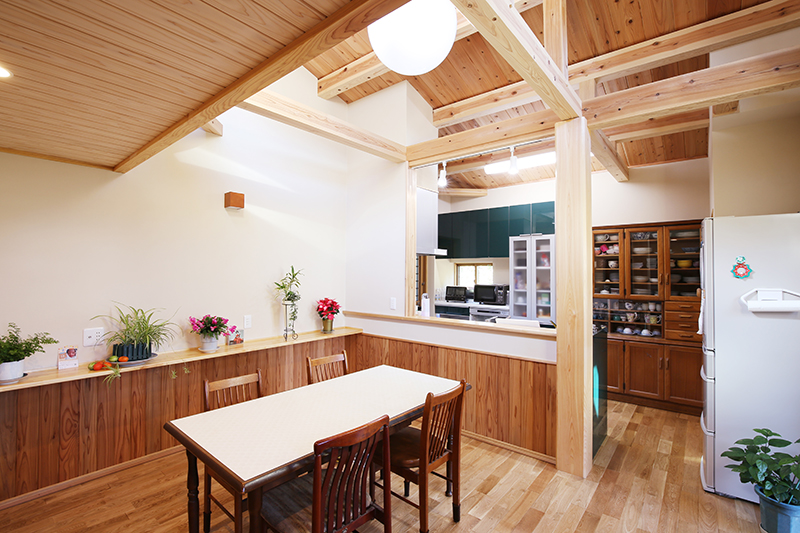 実例04柔らかい陽がそそぐダイニングキッチンの増築